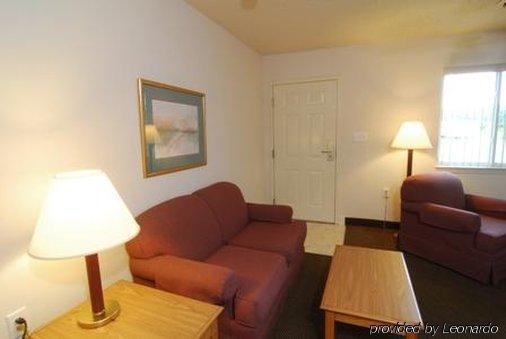 Affordable Suites Sumter Room photo